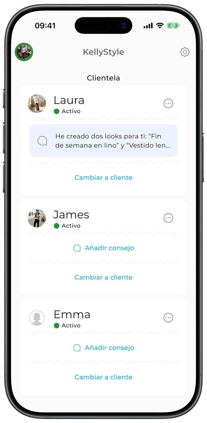 Panel del modo estilista de GetWardrobe con los clientes James, Sara y Emma, con acciones para añadir consejo y cambiar a cliente