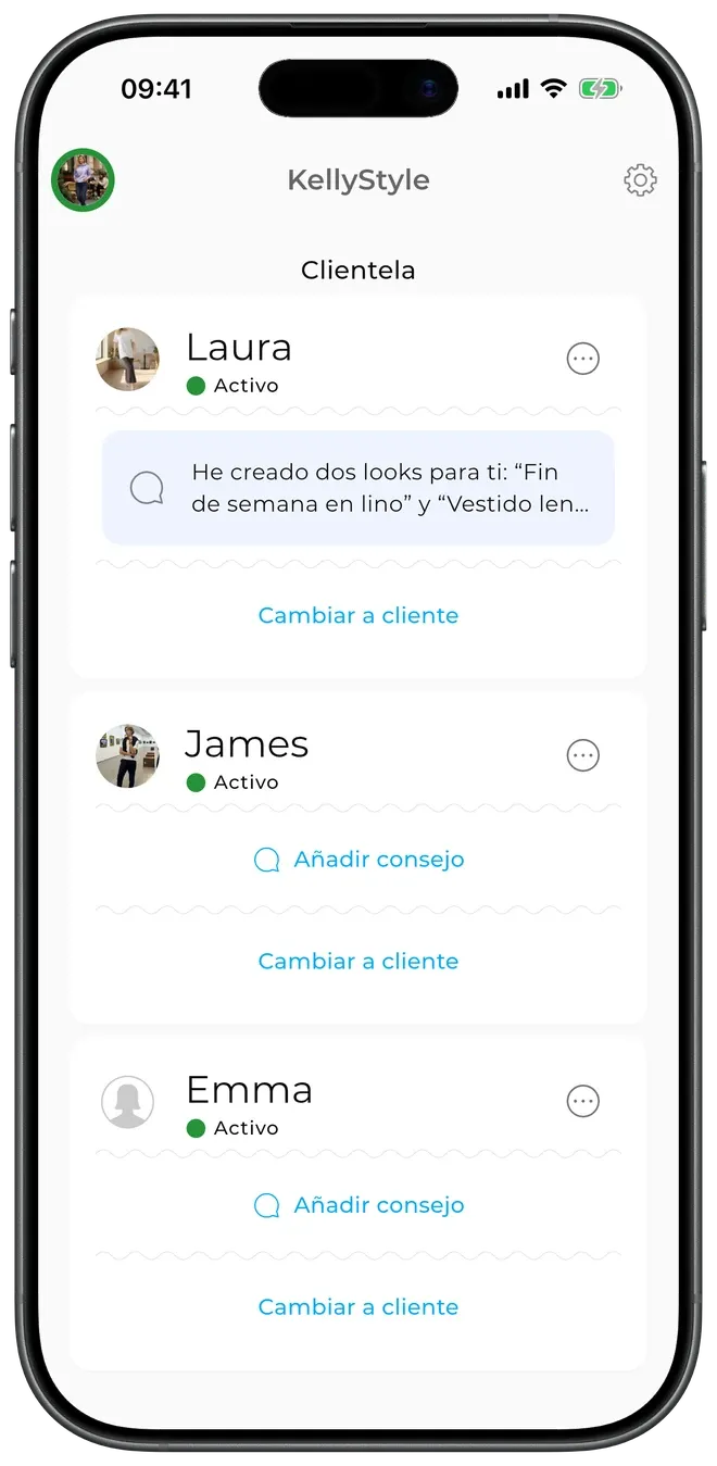 Panel del modo estilista de GetWardrobe con los clientes James, Sara y Emma, con acciones para añadir consejo y cambiar a cliente
