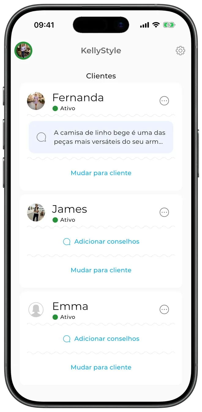 Painel do modo estilista do GetWardrobe listando os clientes James, Sara e Emma com ações de adicionar conselho e mudar para o cliente